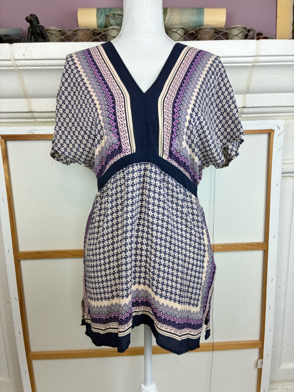 Anthropologie Silk Boho V-Neck Peplum blouse in delicate floral w/dark blue